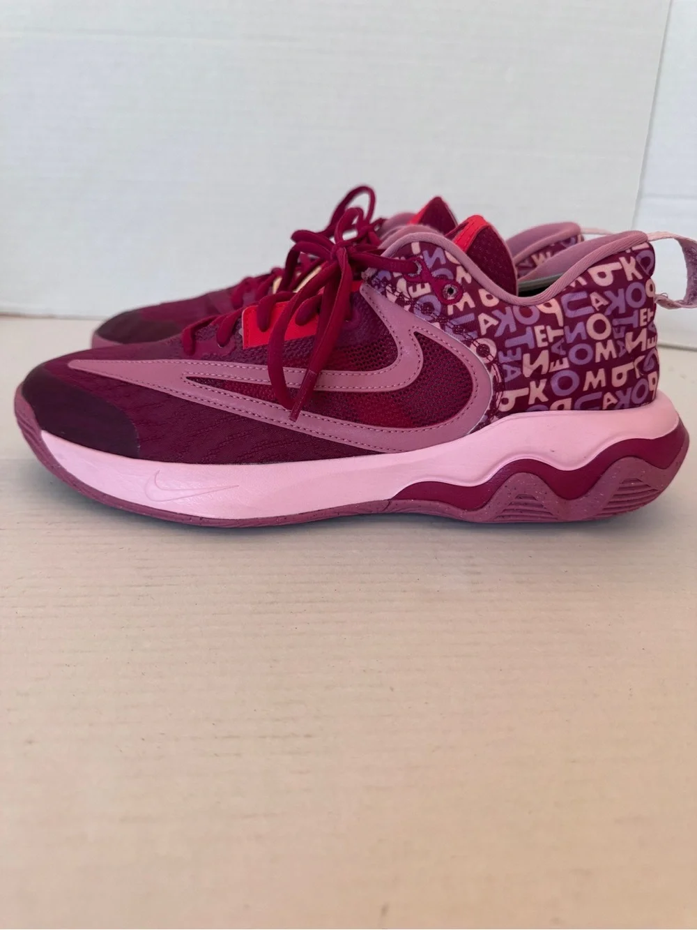 Nike Giannis Immortality 3 Mens Size 11 Pink Athletic Basketball Shoes Sneakers